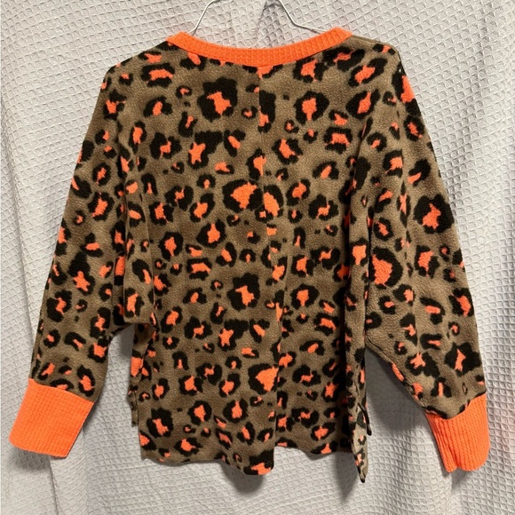 White Birch Leopard V-Neck Sweater - Orange and Brown - Picture 4 of 5